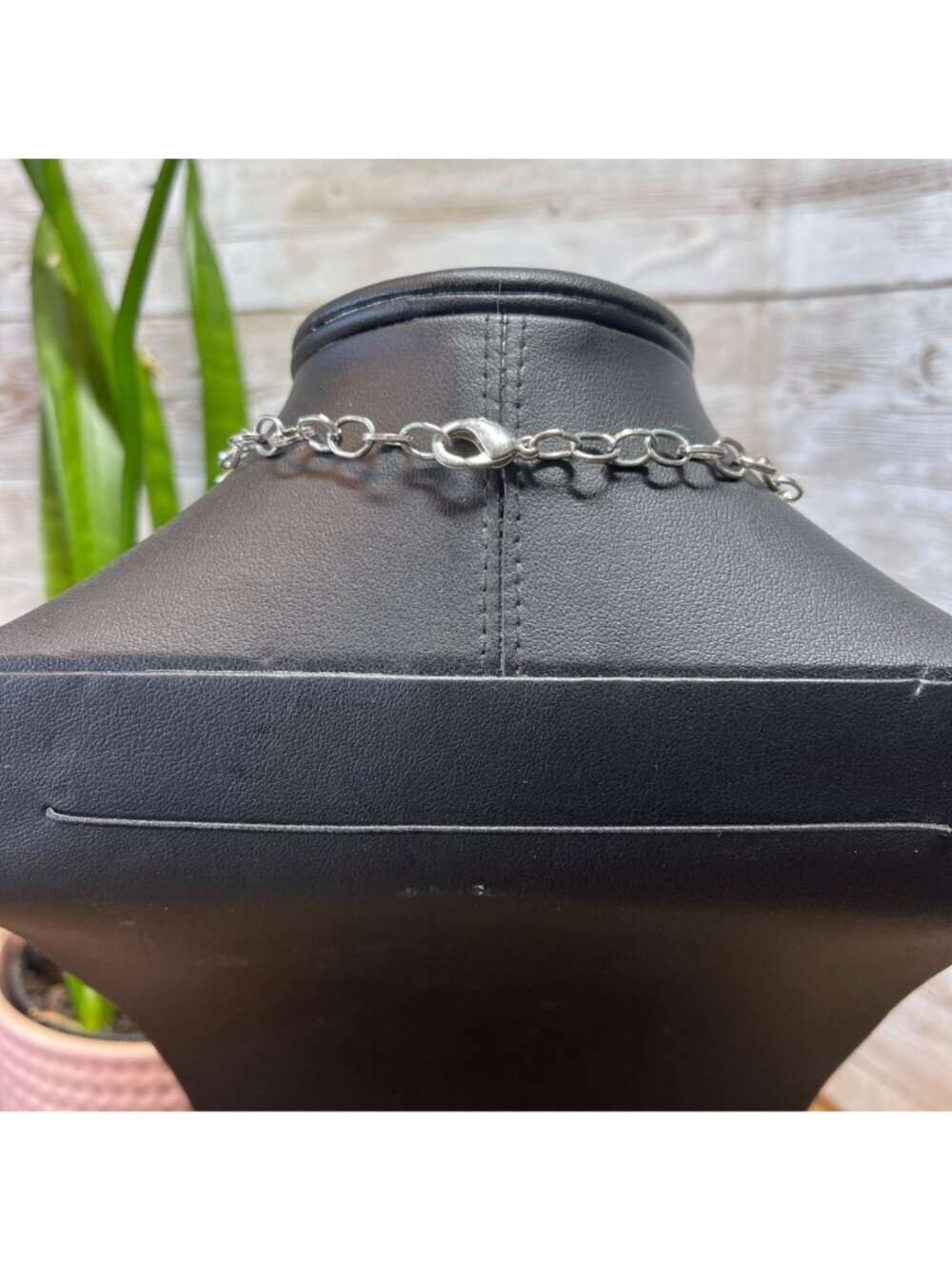 Hammered Silver Tone Collar Necklace With Adjustable Chain Clasp 70's Glam - Picture 4 of 4